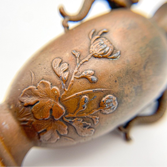 Antique Japanese Bronze Meiji Era Floral Vase/Urn with Dragon Handles Bud Vase - Picture 4 of 13